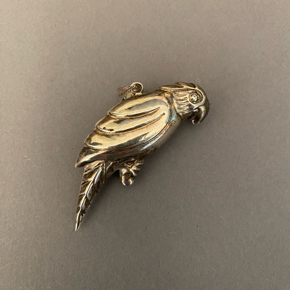 Vintage sterling silver puffy 3D parrot bird pendant
